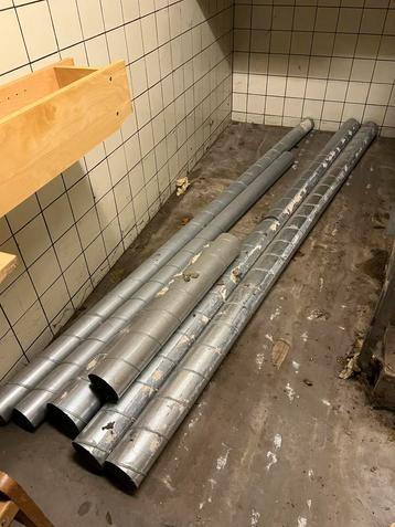 Lot afvoerbuizen en koppelstukken beschikbaar voor biedingen