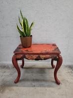 Chinees houten bijzettafeltje, laqué rode kleur, Antiek en Kunst, Ophalen