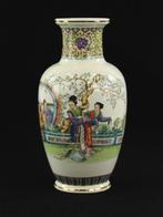 Grote vaas met Oosters motief (Italiaans kunstaardewerk), Antiek en Kunst, Ophalen