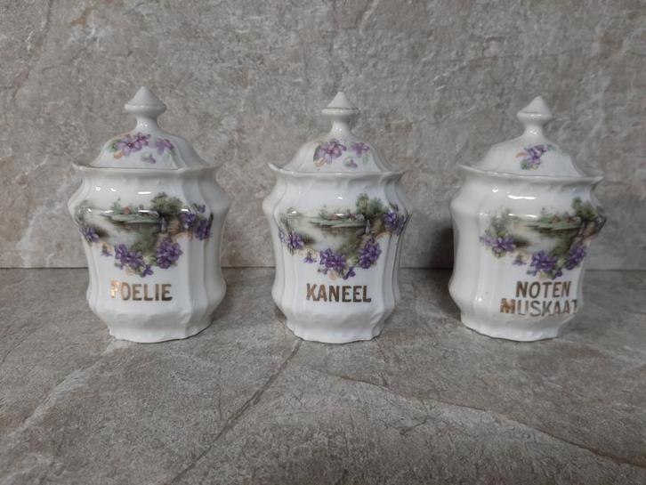 Antieke porselijnen specerijenpotjes - 3 stuks, Antiek en Kunst, Antiek | Porselein, Ophalen of Verzenden
