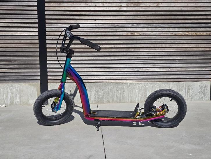 Invert Orbit Neochrome Step 12" met luchtbanden,rem,staander, Fietsen en Brommers, Steps, Gebruikt, Gewone step, Ophalen