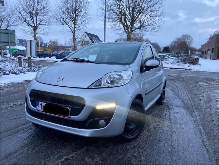 Nieuw Staat! *Blanco Keur.+Carpass *Peugeot107 1.0 Benzine, Auto's, Peugeot, Particulier, Adaptieve lichten, Airbags, Airconditioning
