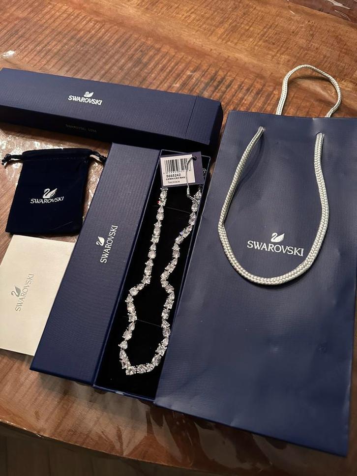Swarovski Mesmera zirkonia ketting wit luxe slijpvorm toebe., Handtassen en Accessoires, Kettingen, Zo goed als nieuw, Wit, Ophalen of Verzenden