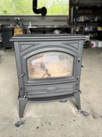 Dovre hout kachel met rooster en asbak beschikbaar voor biedingen