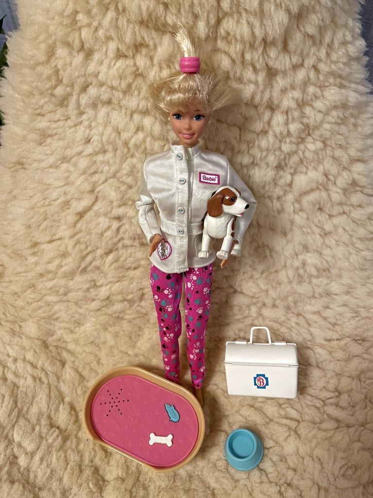 poupée barbie vétérinaire avec accessoires 