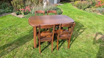 massief eiken tafel en stoelen beschikbaar voor biedingen