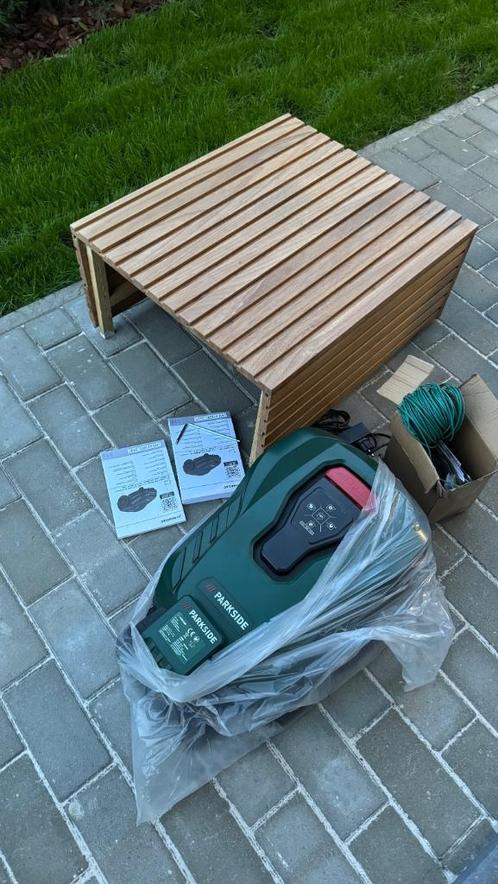Robot tondeuse avec abri comme Neuve !, Tuin en Terras, Robotmaaiers, Ophalen