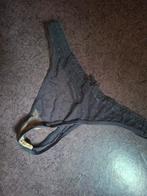 Zwarte string, Enlèvement ou Envoi, String