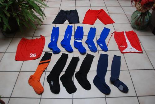Mooie set voetbalshorts en sokken in goede staat!, Sport en Fitness, Voetbal, Gebruikt, Set, Maat L, Ophalen of Verzenden