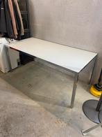 Eettafel met mat glazen blad en ijzeren onderstel, Ophalen, Gebruikt