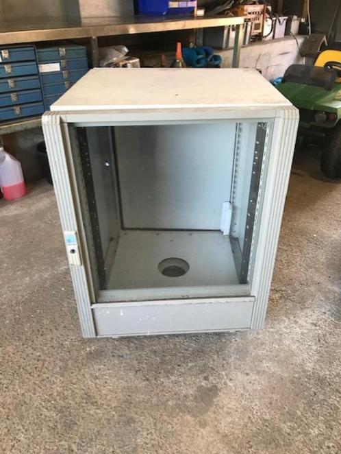 Rital 19 inch metalen elektrische schakelkast, Doe-het-zelf en Bouw, Elektriciteit en Kabels, Zo goed als nieuw, Ophalen