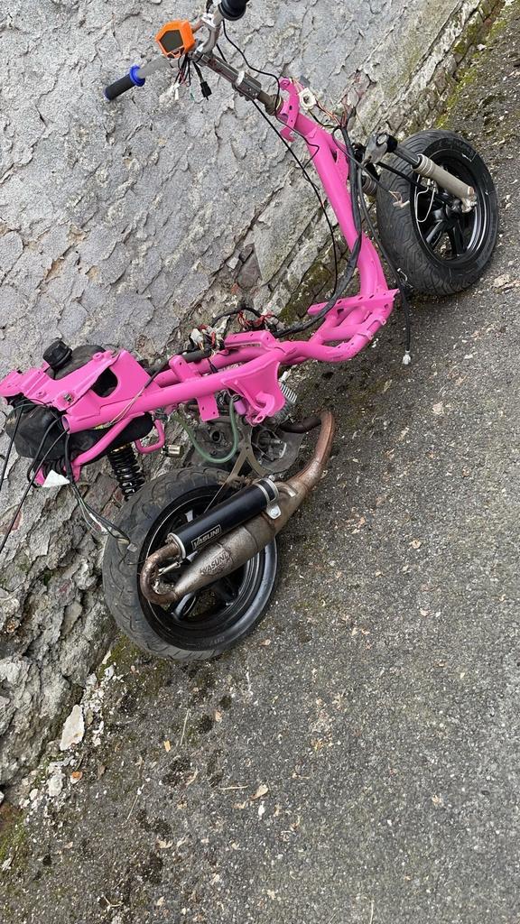 Yassuni R uitlaat aerox/ovetto, Fietsen en Brommers, Brommers | Tuning en Styling, Zo goed als nieuw, Ophalen