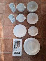 Ikea bestek, borden en tassen, alles voor 15 euro., Ophalen