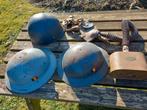 3 casques, 1 masque à gaz uniquement fournis, Collections, Enlèvement
