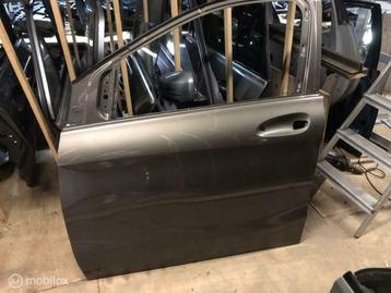 Mercedes B-klasse W246 Voordeur links beschikbaar voor biedingen