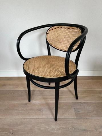 Thonet Serie 210 R NIEUW beschikbaar voor biedingen