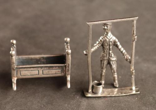 Twee zilveren miniaturen, Antiek en Kunst, Antiek | Zilver en Goud, Zilver, Ophalen of Verzenden