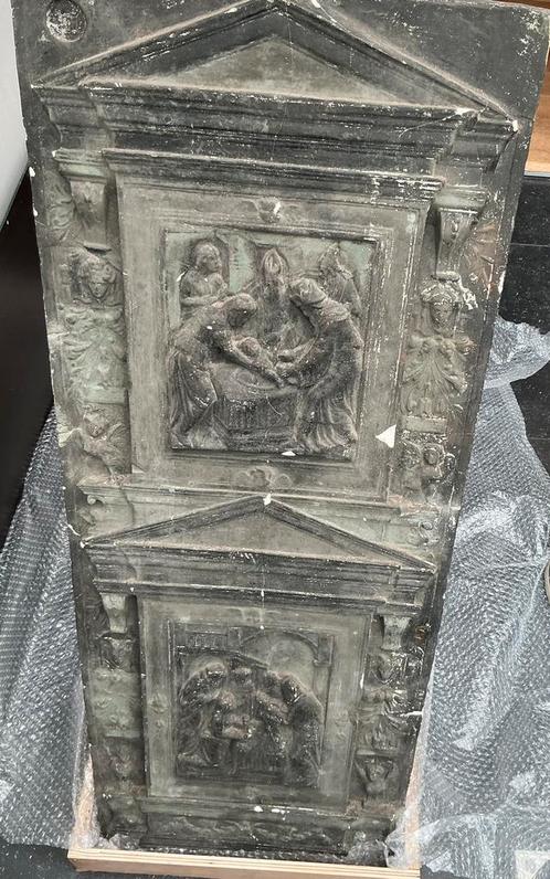 Antieke muurornament voorstellend de doopritus uit gips, Antiek en Kunst, Antiek | Religieuze voorwerpen, Ophalen