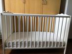 Babybed Hensvik Ikea, Kinderen en Baby's, Babywiegjes en Ledikanten, Ophalen, Zo goed als nieuw, Ledikant