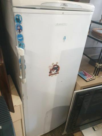 Frigo Aniston A+, Classe énergétique A ou plus économe, 120 à 140 cm, Sans bac à congélation, Enlèvement