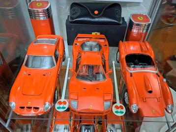 14 x Ferrari 1:18  + 4 x 1:24  ( Burago / Hot Wheels )