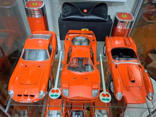 14 x Ferrari 1:18  + 4 x 1:24  ( Burago / Hot Wheels ), Hobby & Loisirs créatifs, Voitures miniatures | 1:18, Comme neuf, Voiture