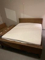 Houten Bed met matras en kast. vandaag ophalen., Ophalen, Gebruikt, Bruin, Tweepersoons