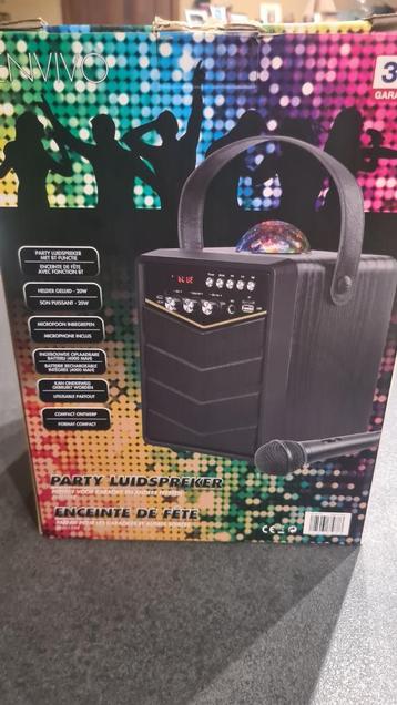Karaoke speaker met disco lights beschikbaar voor biedingen