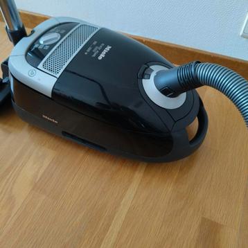 MİELE BLACK PEARLE  5000  300.....2200 WAAT  beschikbaar voor biedingen