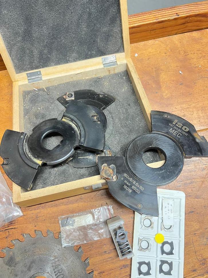 Groeffrees van 5 tot 9,5 mm met inzetstukken  30 mm gat, Doe-het-zelf en Bouw, Gereedschap | Freesmachines, Gebruikt, Elektrisch