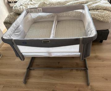 Co sleeper tweeling beschikbaar voor biedingen