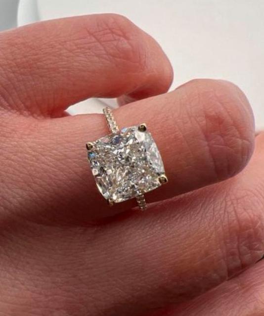 Gouden ring met VS1 diamant van maar liefst 5.31 karaat!, Handtassen en Accessoires, Ringen, Nieuw, Dame, 17 tot 18, Goud, Goud