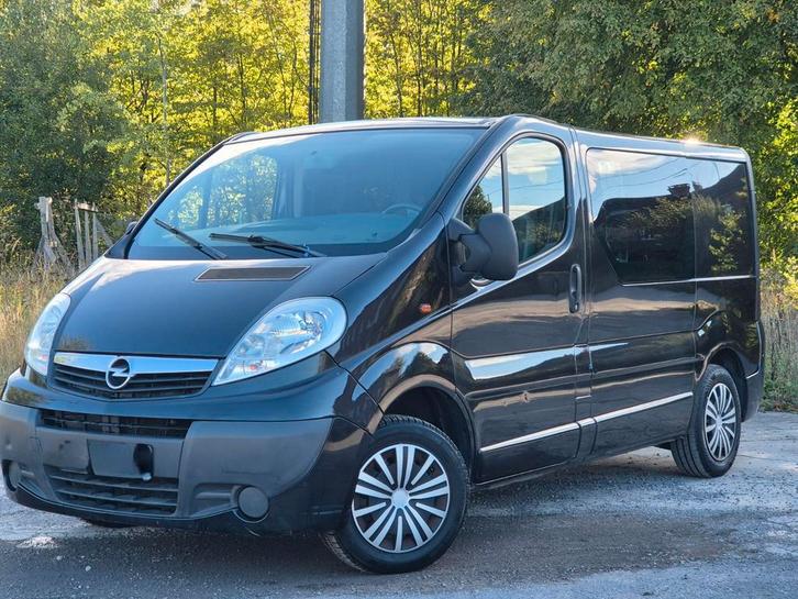 Opel Vivaro double cabine Export!!, Auto's, Opel, Bedrijf, Vivaro, Diesel, Euro 4, Monovolume, 4 deurs, Handgeschakeld, Zwart
