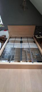 Tweepersoons bed met 4 bedlades, wit gelazuurd eikenfinee, Huis en Inrichting, Ophalen, Tweepersoons, Beige