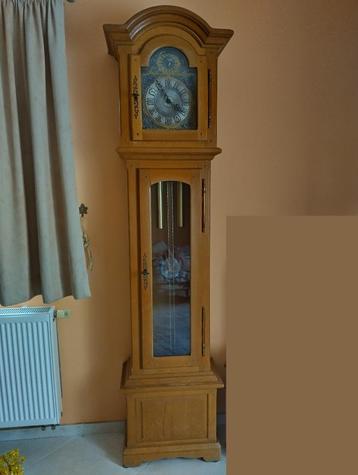 Vintage staande klok uit de jaren 50, werkt nog steeds beschikbaar voor biedingen