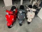 (111) Nieuwe elektrische kinderscooter vespa in 3 kleuren, Nieuw, Ophalen