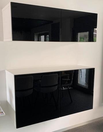 Beste wandkasten in zeer goede staat beschikbaar voor biedingen
