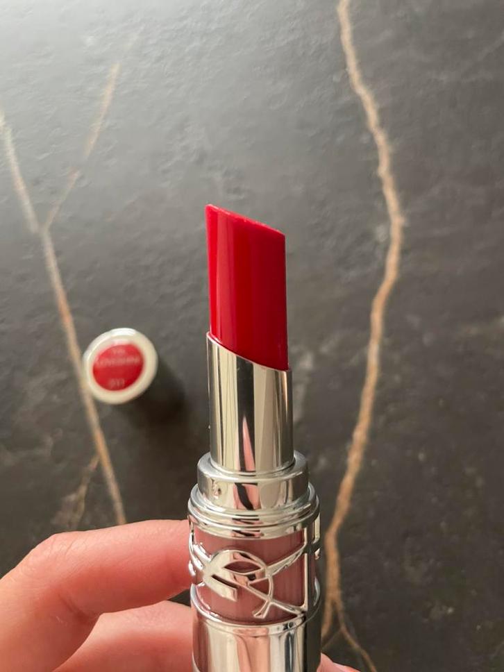 YSL Loveshine lipstick 211, Handtassen en Accessoires, Uiterlijk | Cosmetica en Make-up, Zo goed als nieuw, Make-up, Lippen, Rood