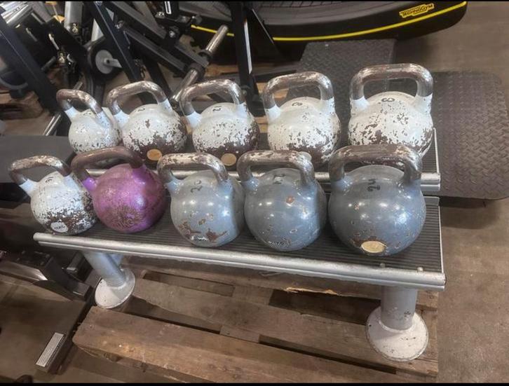 Competitie Kettlebells 8kg t/m 24kg + Opbergrek, Sport en Fitness, Fitnessmaterialen, Gebruikt, Kettlebell, Ophalen