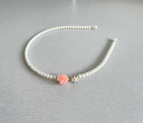 Diadeem - Hoofdband - Wit - Bloemen - Parels - €1,25, Kinderen en Baby's, Kinderkleding | Overige, Gebruikt, Jongen of Meisje