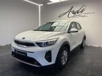 Kia Stonic 1.2i *CARPLAY*CAMERA*1ER PROPRIO*GARANTIE 12 MOIS, Auto's, Kia, Stof, Gebruikt, 4 cilinders, Wit