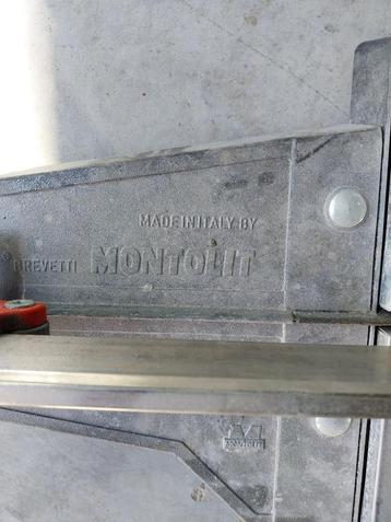 tegelsnijder montolit beschikbaar voor biedingen
