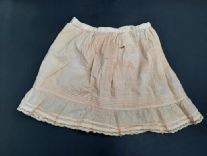oud beige poppenrok, begin 1900, Antiek en Kunst, Curiosa en Brocante, Ophalen of Verzenden