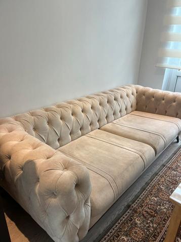 Canapé et fauteuil type chesterfield beschikbaar voor biedingen