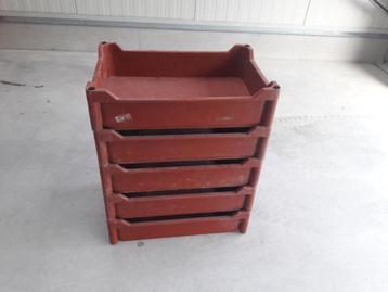 PVC stapelbakken beschikbaar voor biedingen