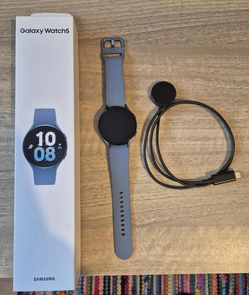 Samsung Galaxy Watch5 44mm Blauw - onder garantie, Handtassen en Accessoires, Smartwatches, Zo goed als nieuw, Android, Blauw