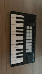 Launckey mini novation, Muziek en Instrumenten, Midi-apparatuur, Ophalen of Verzenden, Zo goed als nieuw