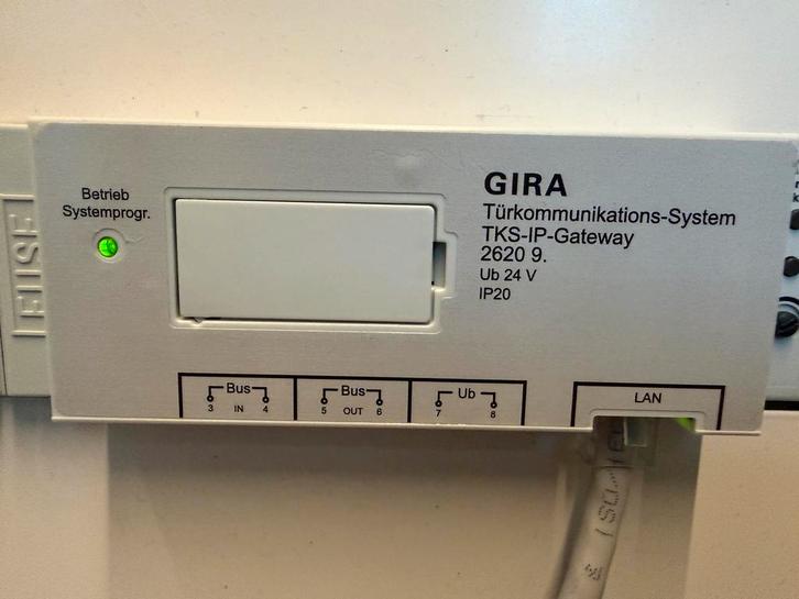 Gira DCS-IP-gateway, Huis en Inrichting, Deurbellen, Zo goed als nieuw, Bedraad, Compatibel met smartphone, Ingebouwde camera