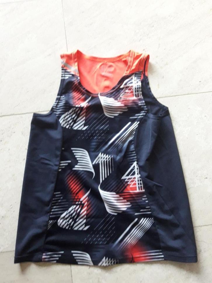 Kalenji Decathlon T-shirt 133-142, Sport en Fitness, Loopsport en Atletiek, Zo goed als nieuw, Kleding, Hardlopen, Overige merken