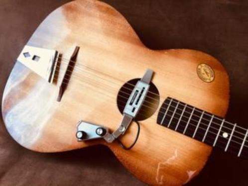Mericourt Parlor gitaar, Muziek en Instrumenten, Snaarinstrumenten | Gitaren | Akoestisch, Gebruikt, Western- of Steelstringgitaar